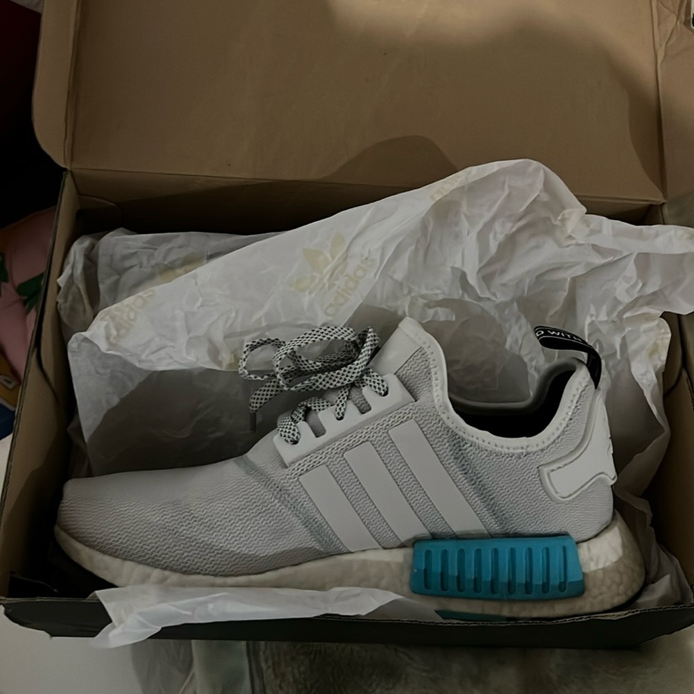 Used Nmd adidas shoes willing to make great prices when negotiating